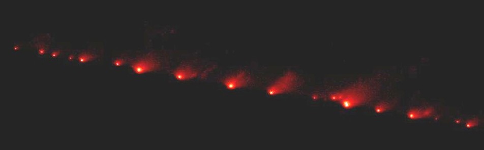 I frammenti del nucleo della cometa Shoemaker-Levi fotografati nel maggio 1994 dall'Hubble Space Telescope
