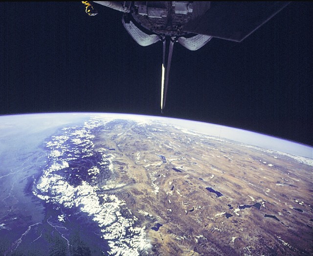 Foto della NASA in cui sono visibili la catena himalayana e l'altopiano del Tibet