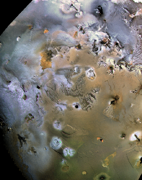 Foto di una zona ricca di vulcani e montagne