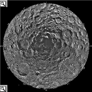 Mosaico di immagini prese dalla sonda Clementine della regione attorno al Polo Sud lunare e foto del Bacino Polo Sud-Aitken fatta dalla missione Apollo 12