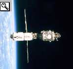 la stazione orbitale fotografata il 3 giugno 1999 (NASA)