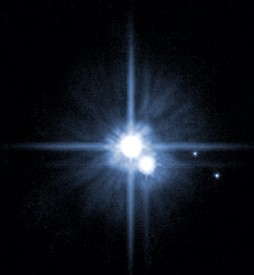 Immagine presa da Hubble nel febbraio 2006 del sistema plutoniano