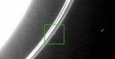 Foto della sonda Cassini del presunto satellite S2004 S 3