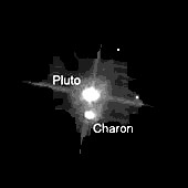 Il sistema plutoniano fotografato da Hubble